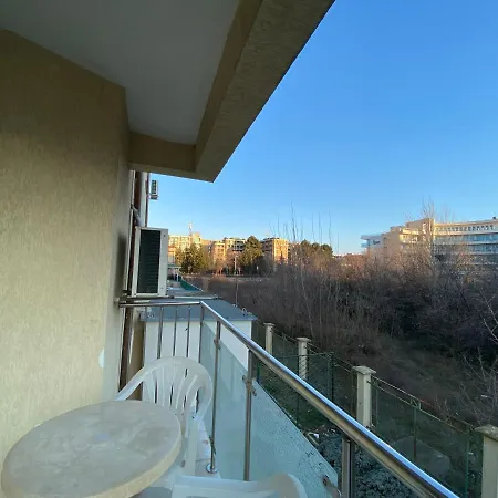 Vechna R 7 Sunny Apartment